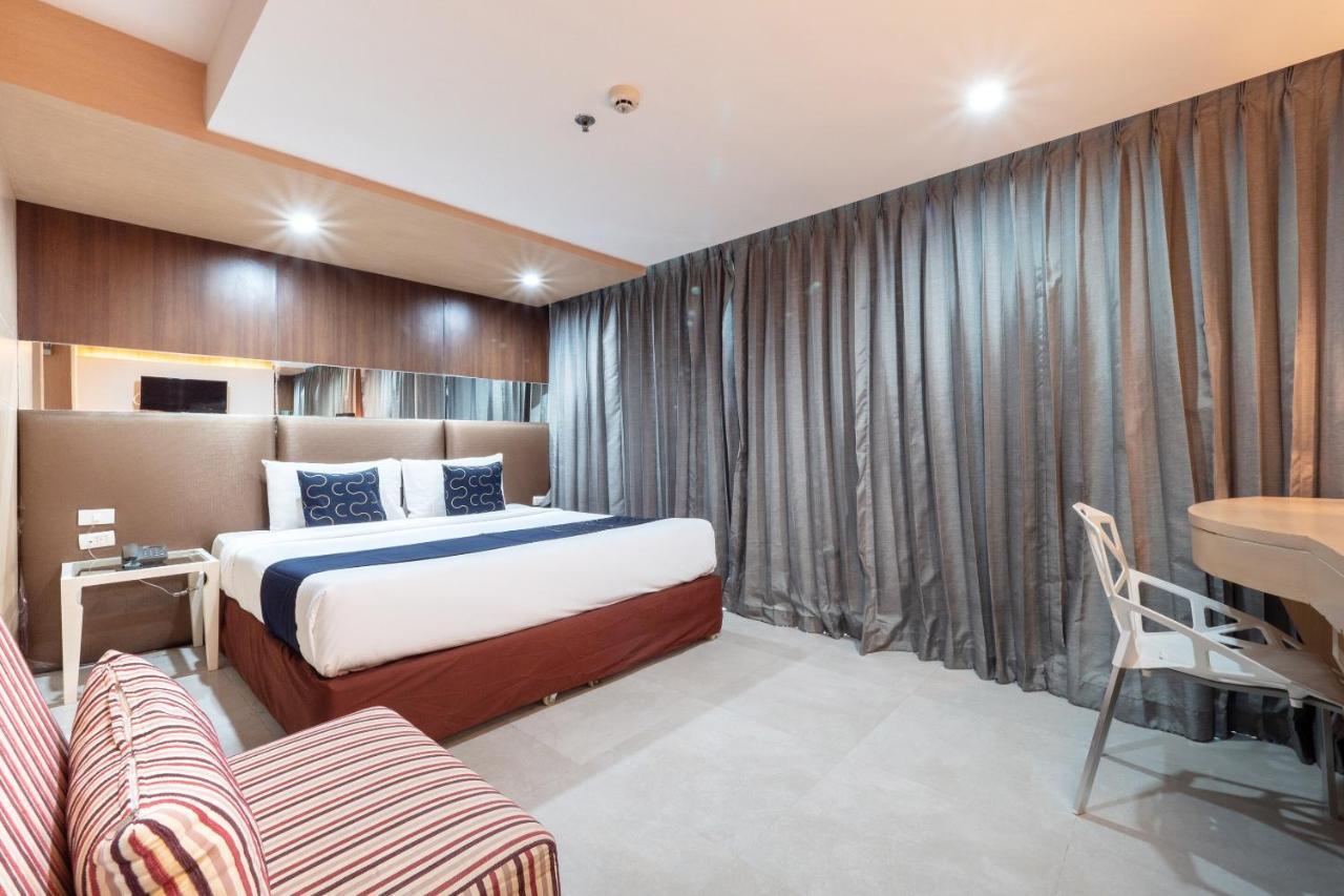 Capital O 1088 Golden Dragon Beach Resort Bang Lamung Eksteriør bilde