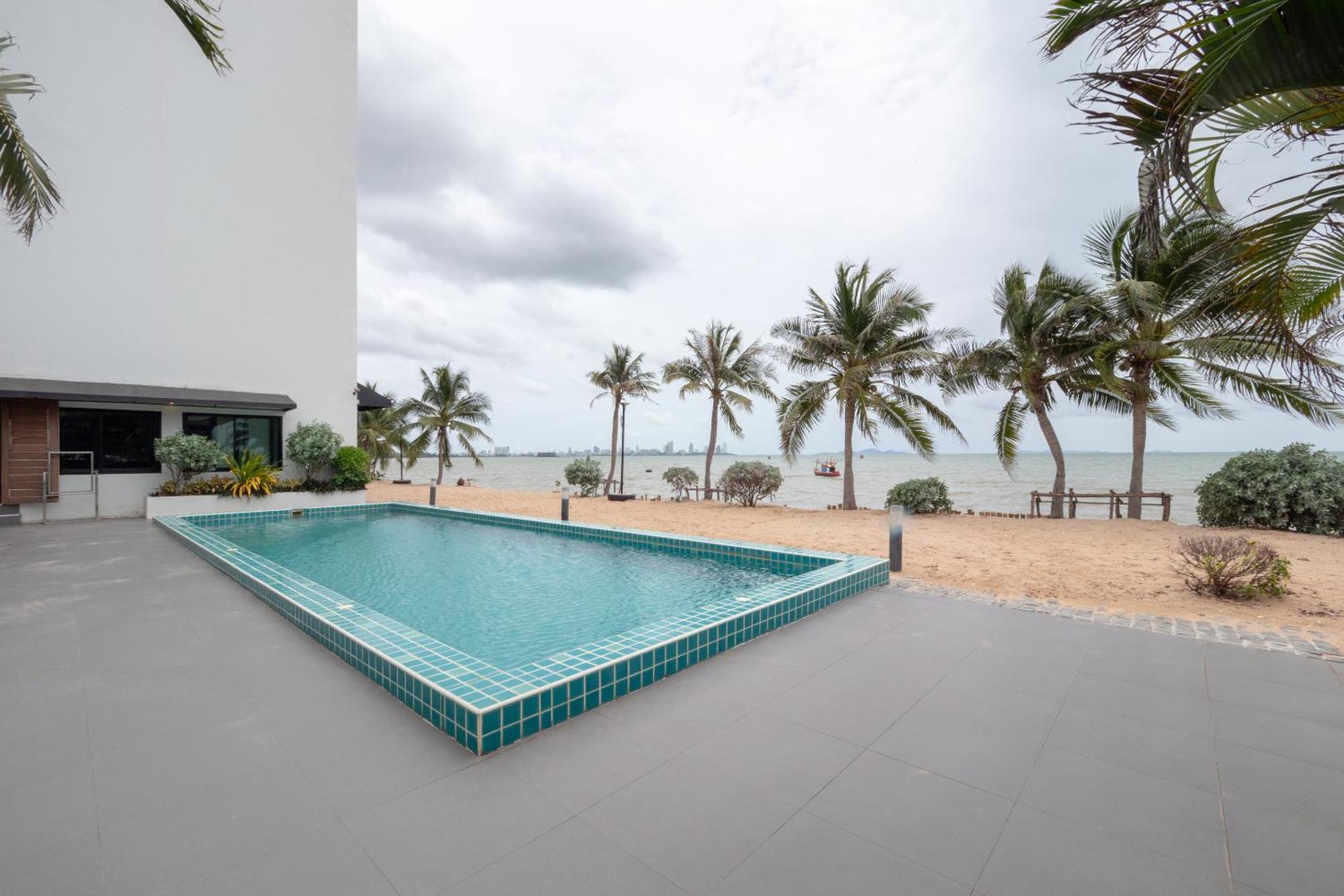 Capital O 1088 Golden Dragon Beach Resort Bang Lamung Eksteriør bilde